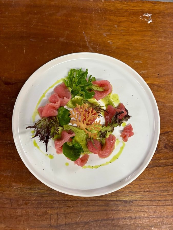 Tuna tartare with avocado cream and crispy rice