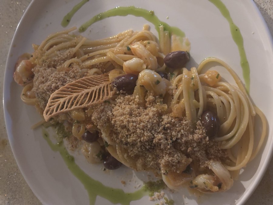 Spaghetti with toasted breadcrumbs